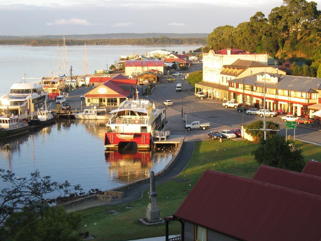 Strahan Bungalows Eksteriør billede
