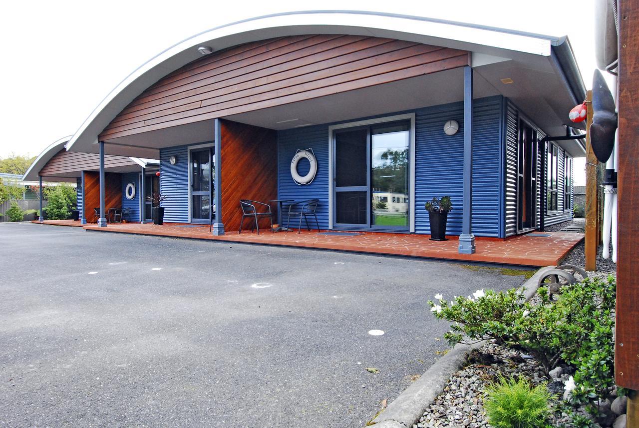 Strahan Bungalows Eksteriør billede